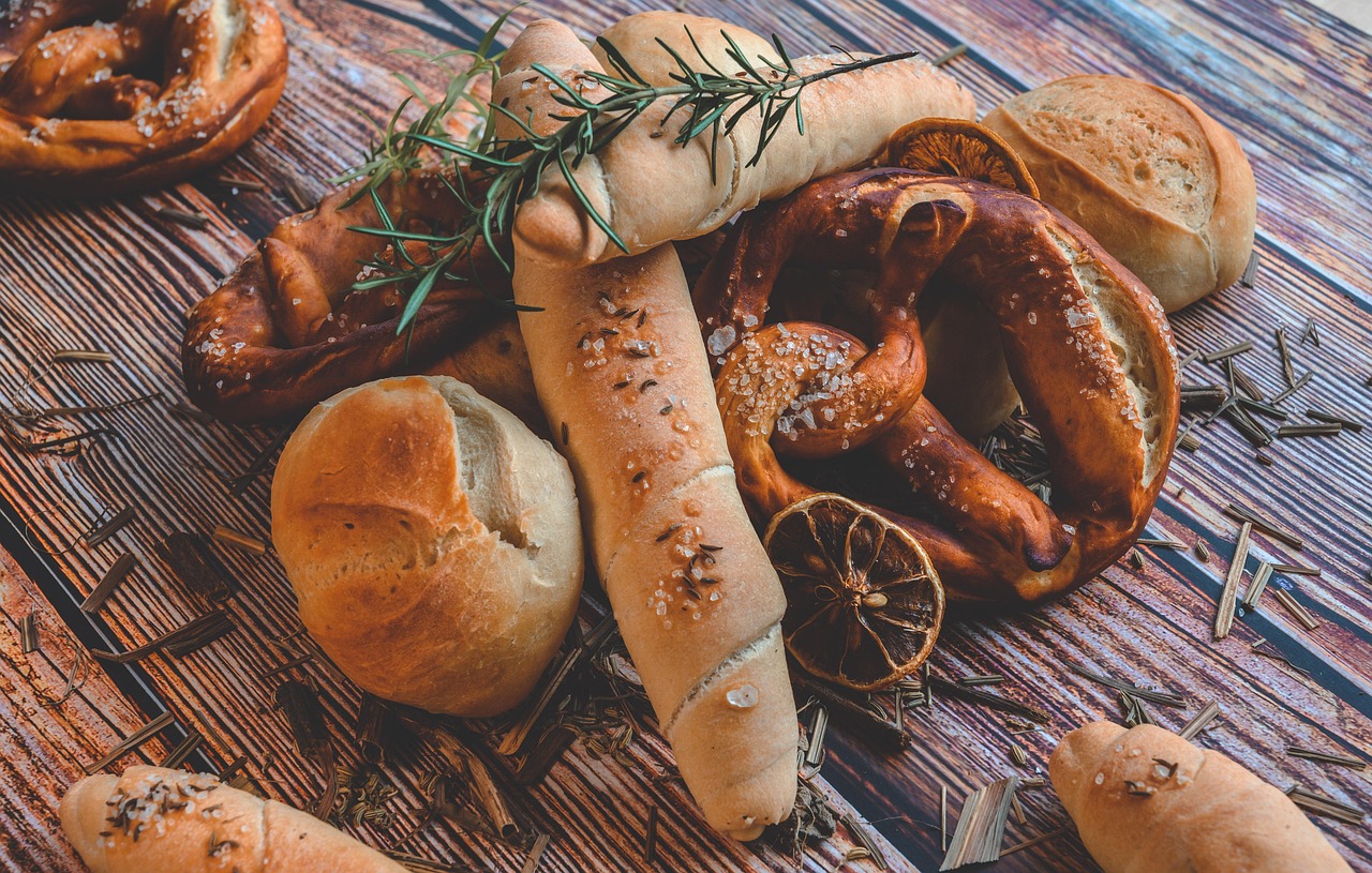 entdecken sie unser rezept für hausgemachtes brot, das mit natürlichen zutaten und traditioneller backkunst hergestellt wird. frisch, lecker und gesund!