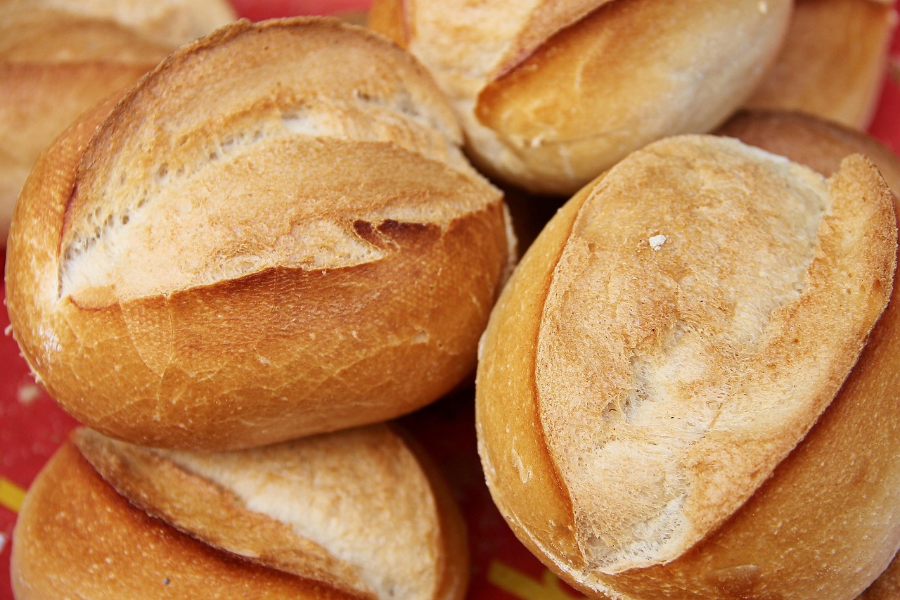 selbstgebackenes brot: entdecken sie einfache rezepte für köstliches, frisches brot aus eigenen händen – perfekt für jeden tag.