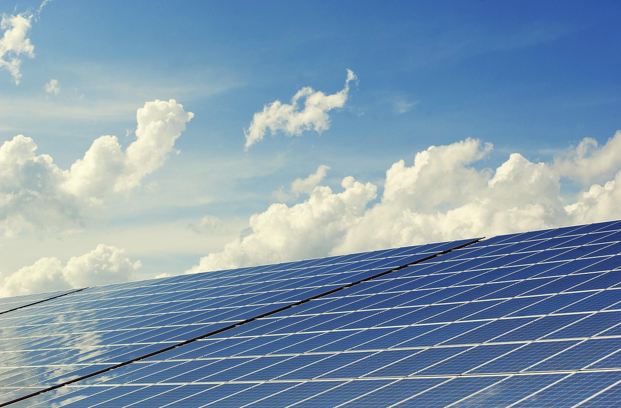 entdecken sie die neuesten trends und innovationen im bereich energie. von nachhaltigen lösungen bis hin zu erneuerbaren technologien - erfahren sie, wie energieeffizienz unsere zukunft prägt.